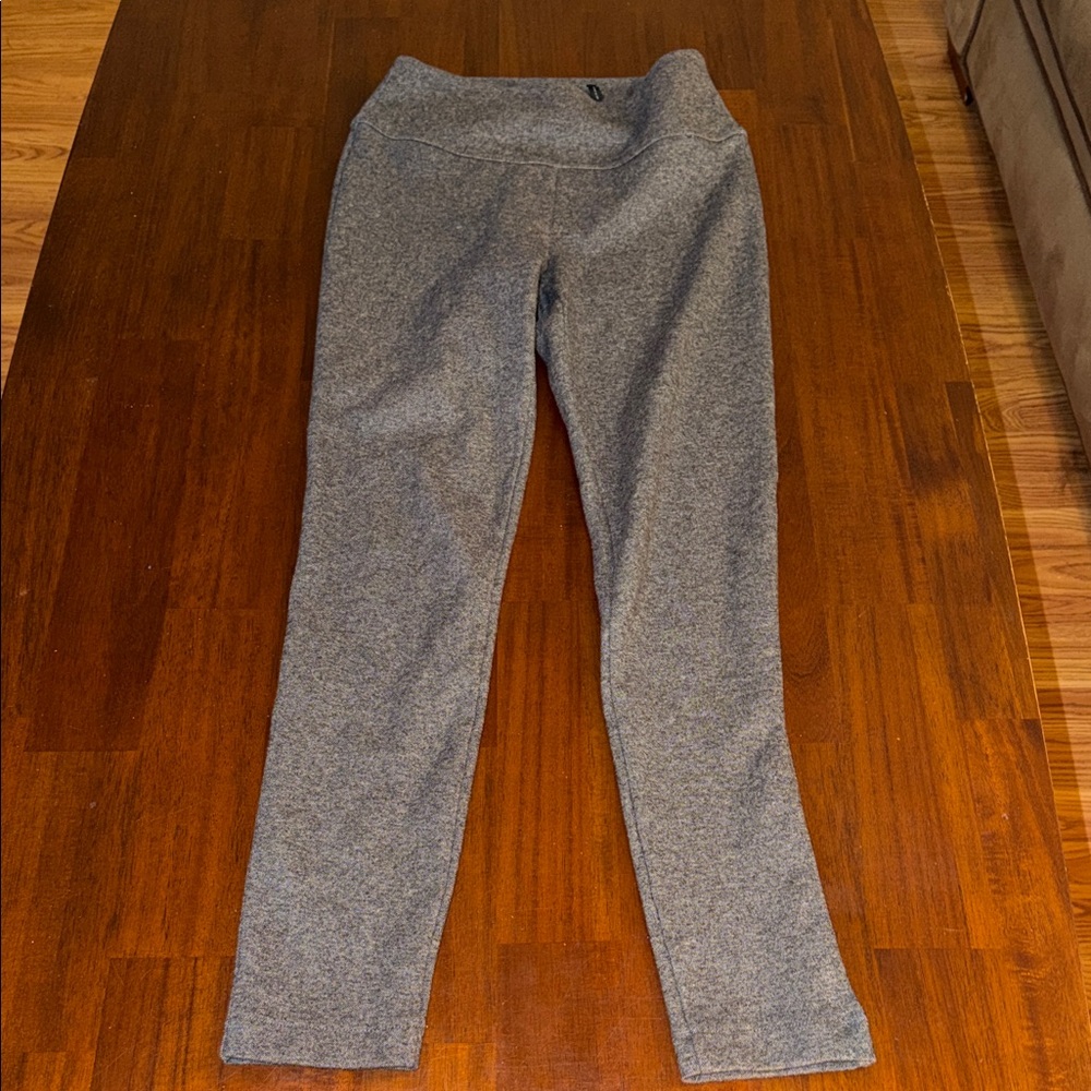 Theory Ladies Yoke Leggings Grey multi, Dillon Knit. Small. Small hole at waist.
